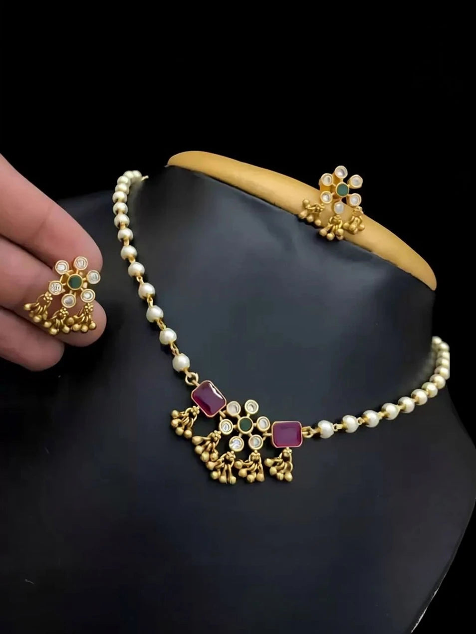 Ubricoon Brass Gold-plated Gold, Green, Maroon Jewel Set (Pack of 1)